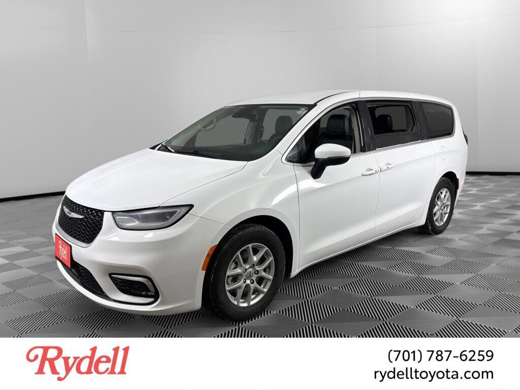 2023 CHRYSLER Pacifica