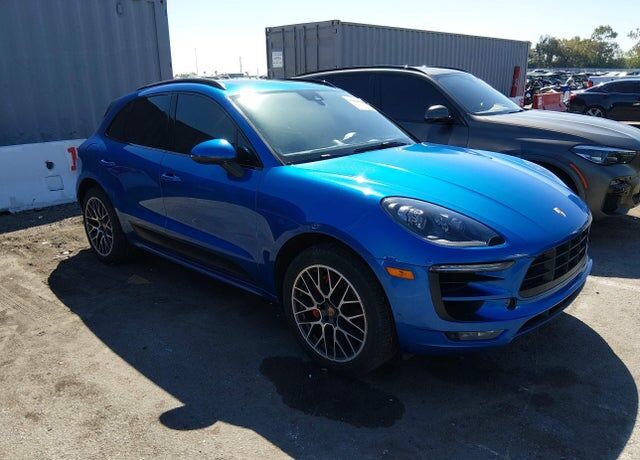 2017 PORSCHE Macan