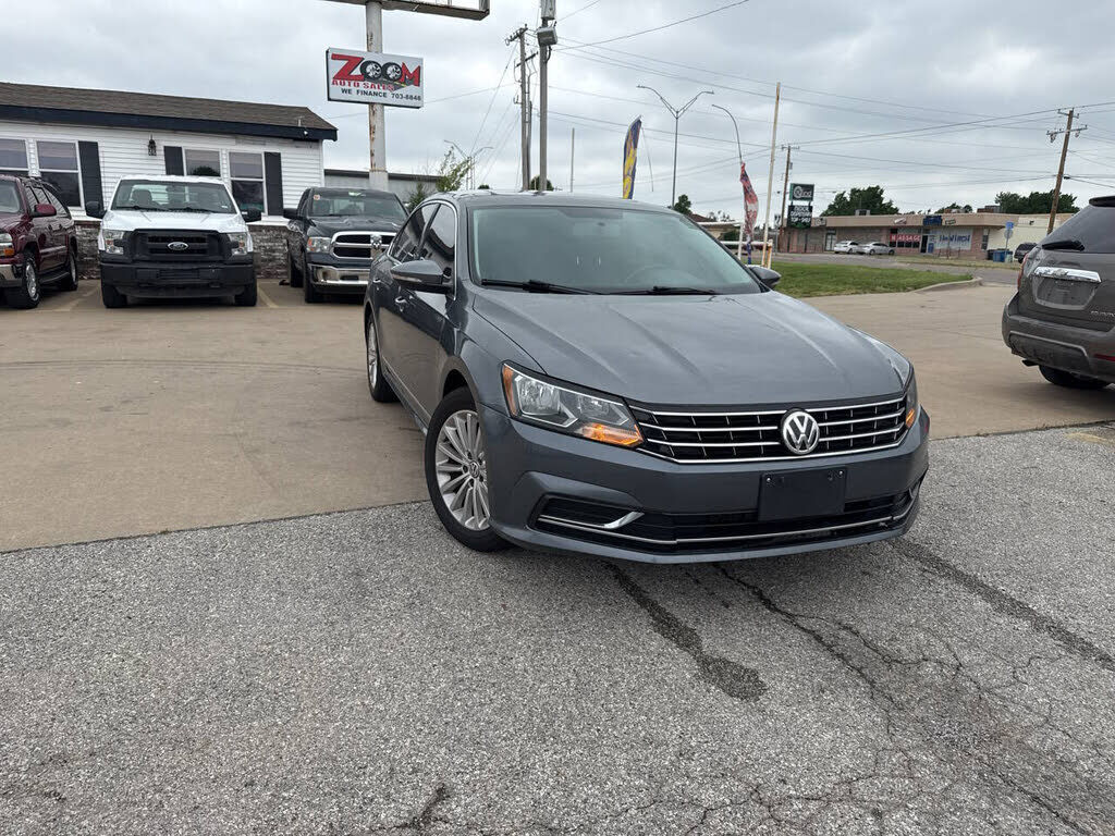 2016 VOLKSWAGEN Passat
