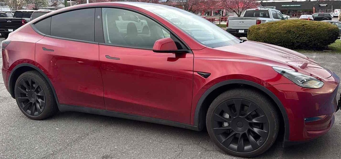 2024 TESLA Model Y