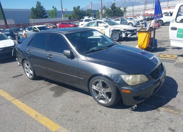 2002 LEXUS IS