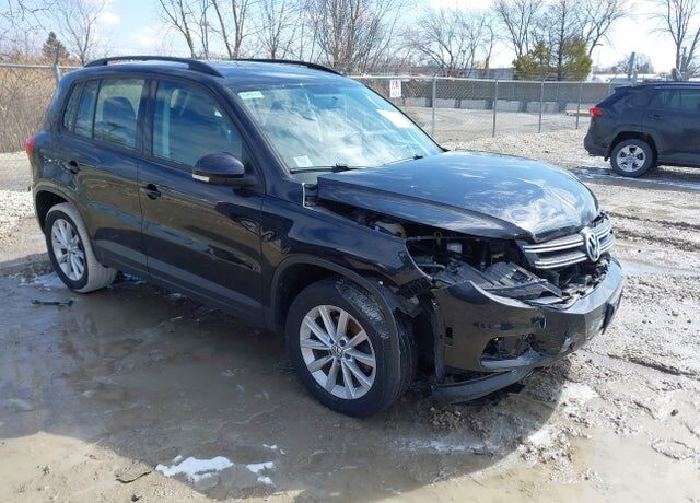 2017 VOLKSWAGEN Tiguan