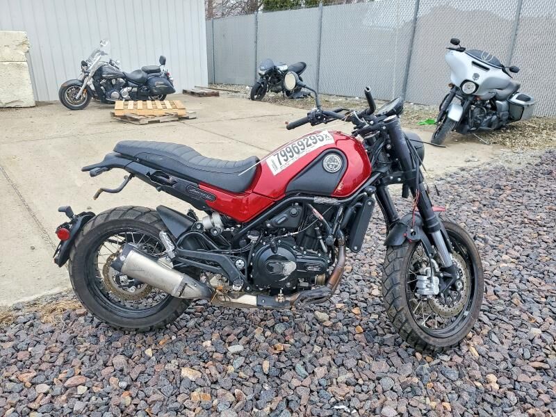 2022 BENELLI LEONCINO