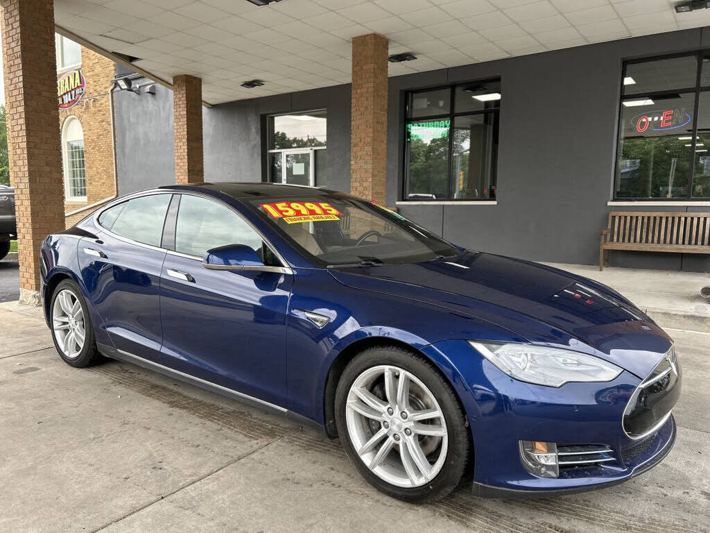 2015 TESLA Model S