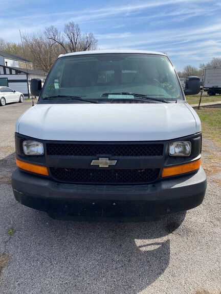 2013 CHEVROLET Express