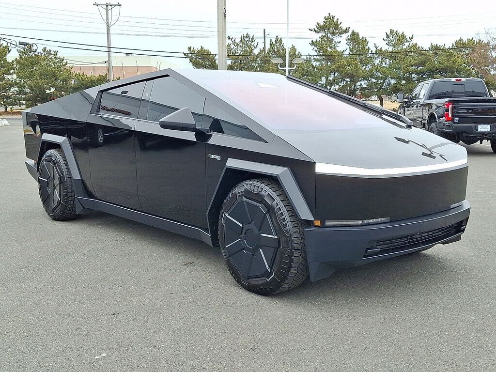 2024 TESLA Cybertruck