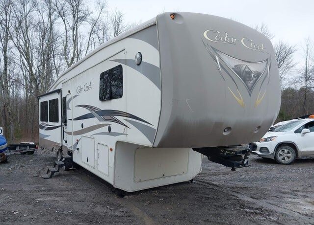 2014 FOREST RIVER Cedar Creek