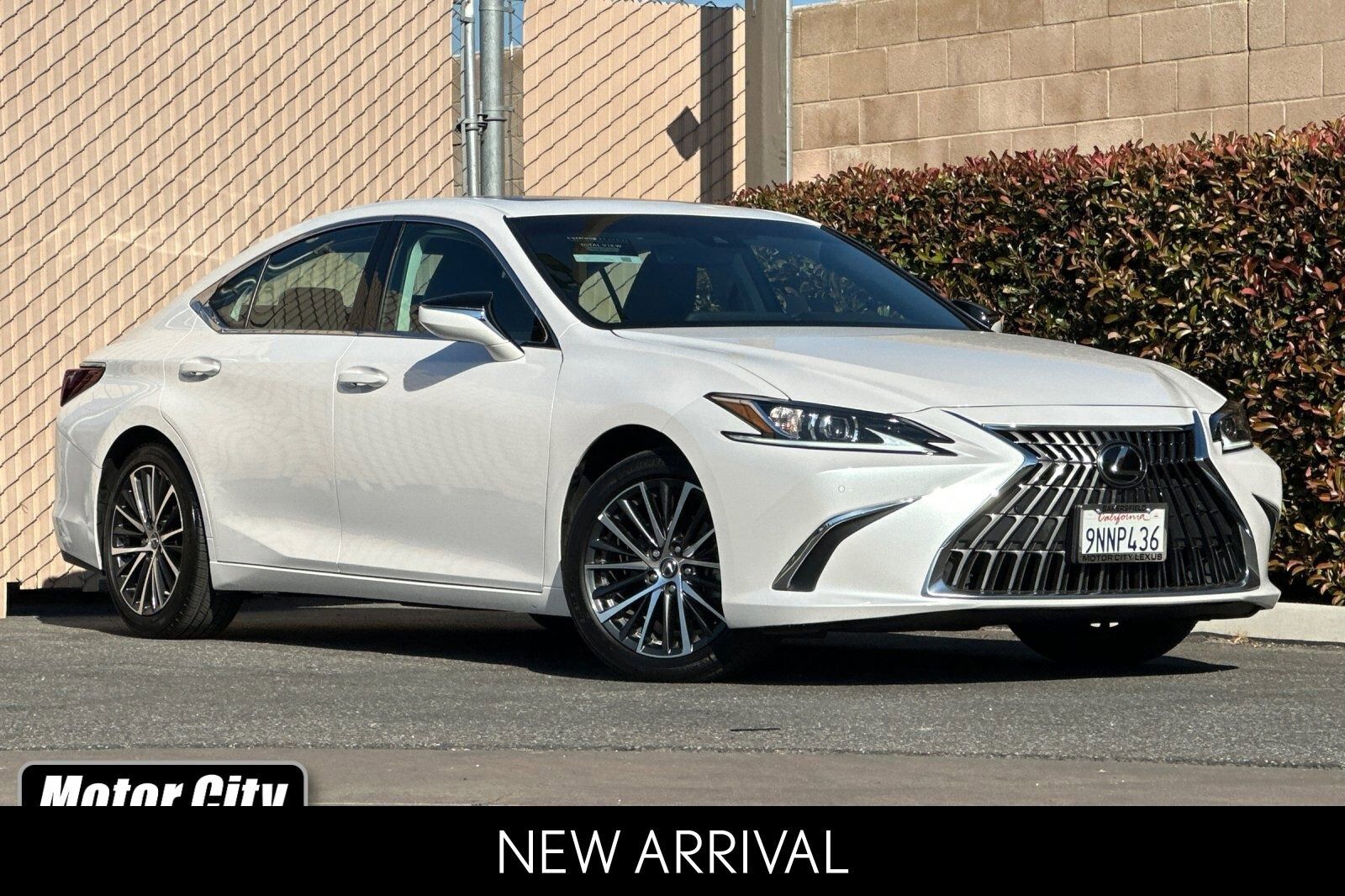 2024 LEXUS ES