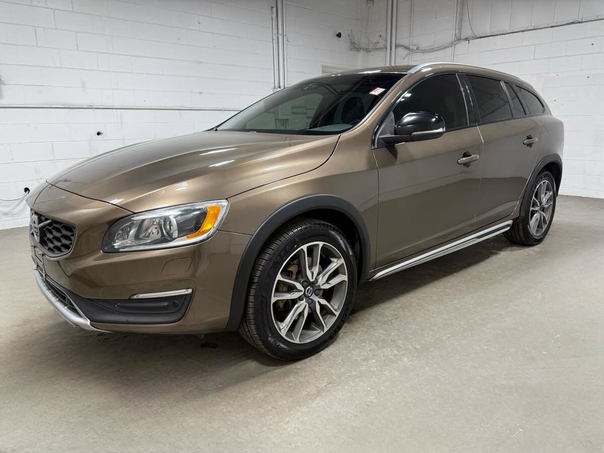 2018 VOLVO V60