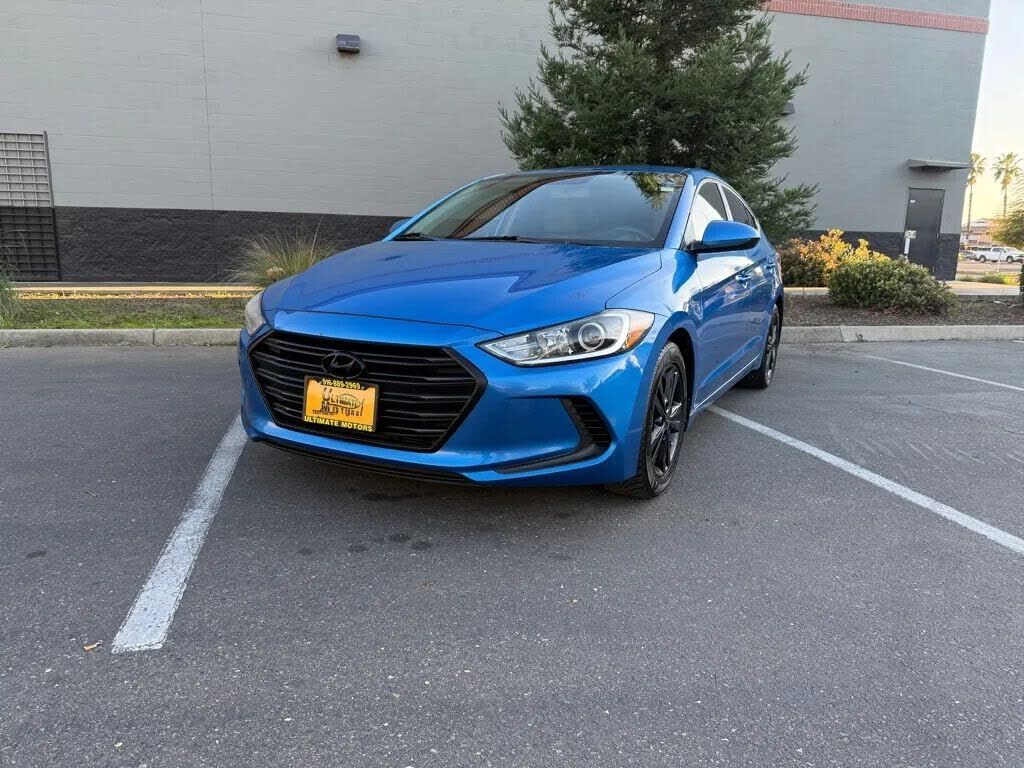 2017 HYUNDAI Elantra
