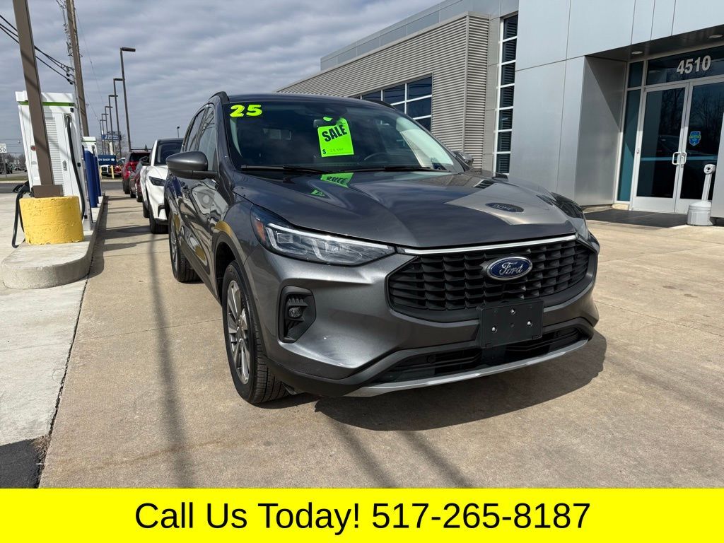 2025 FORD Escape