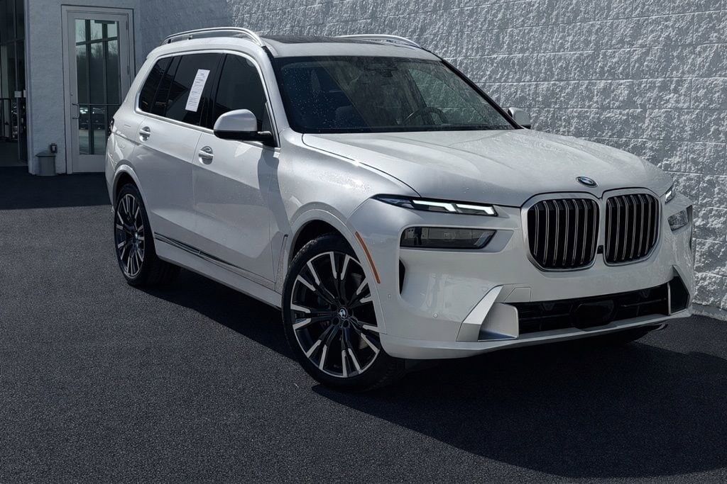 2023 BMW X7