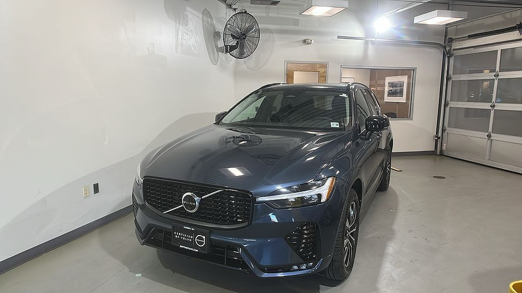 2023 VOLVO XC60