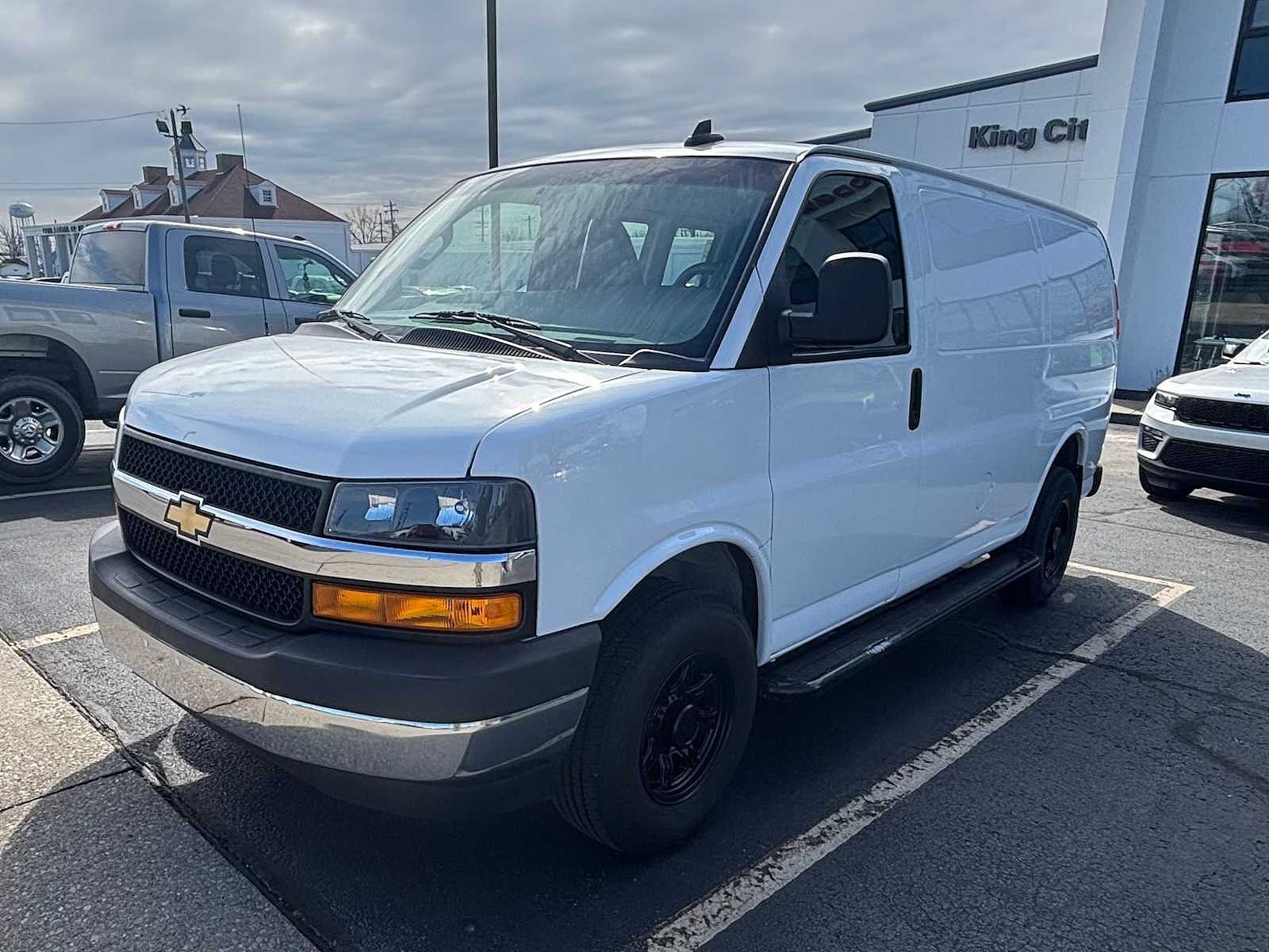 2022 CHEVROLET Express