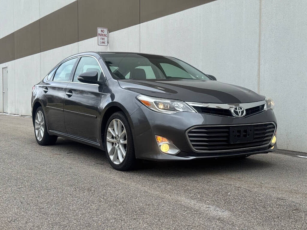 2013 TOYOTA Avalon