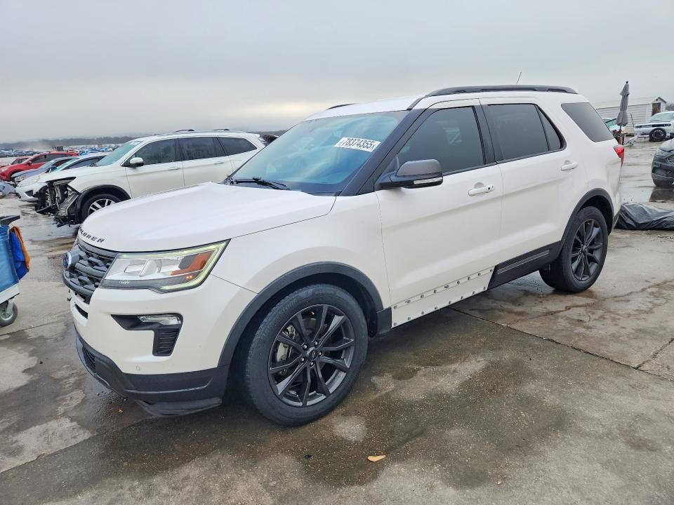 2018 FORD Explorer
