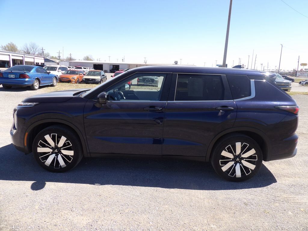 2025 MITSUBISHI Outlander