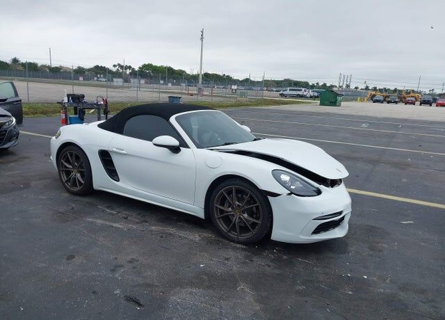 2019 PORSCHE 718