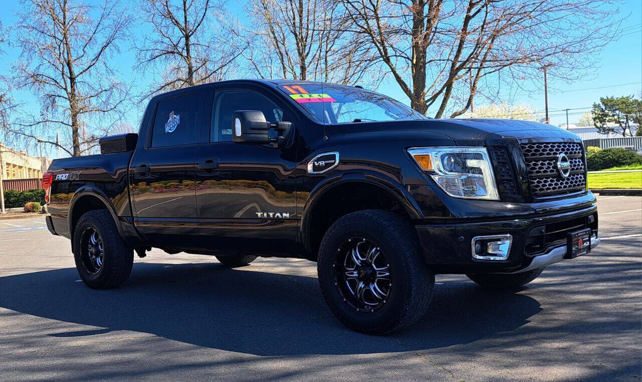 2017 NISSAN Titan