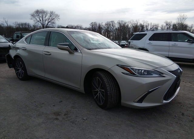 2022 LEXUS ES
