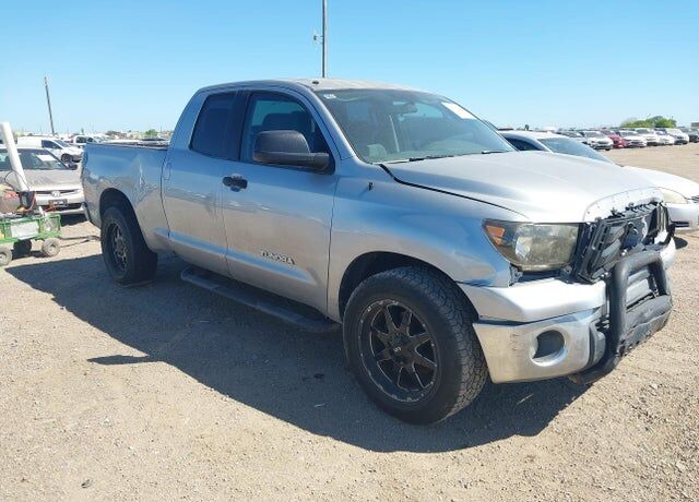 2011 TOYOTA Tundra