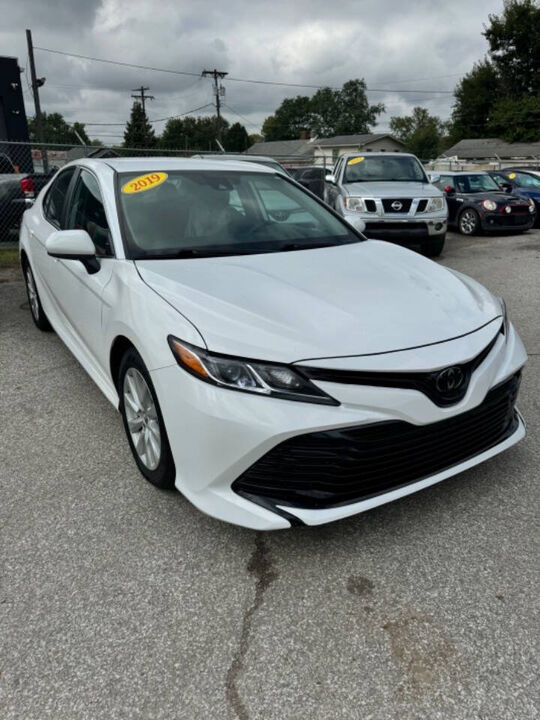 2019 TOYOTA Camry