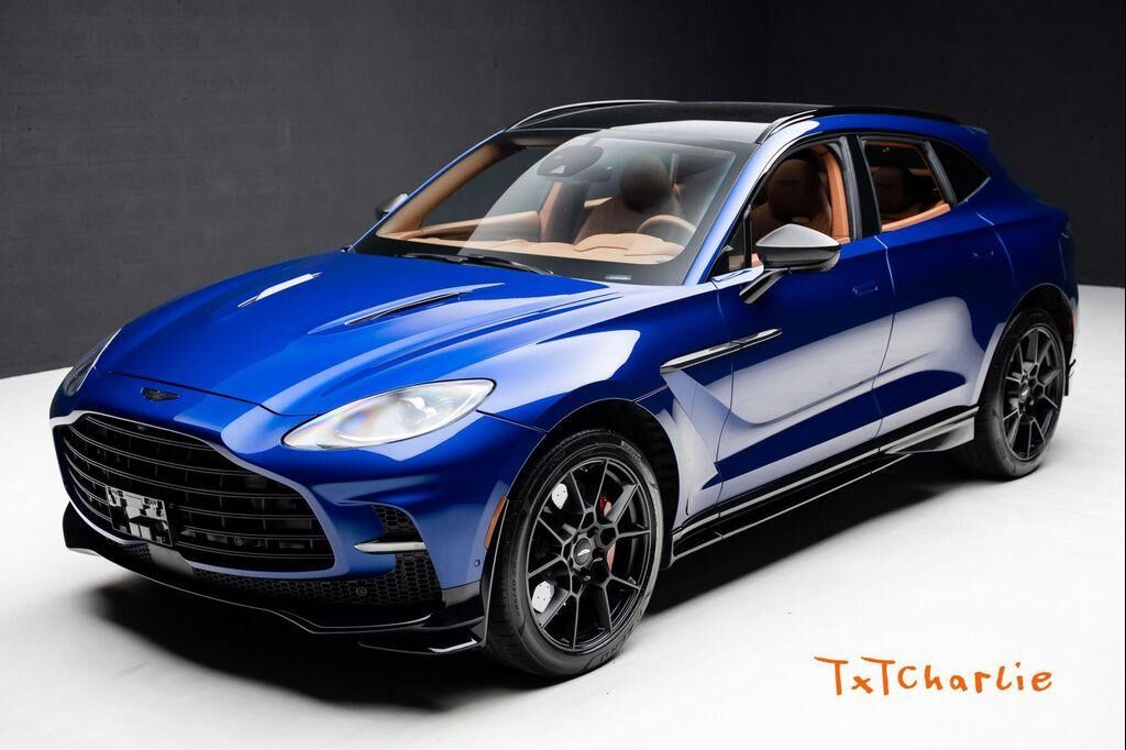 2023 ASTON MARTIN DBX