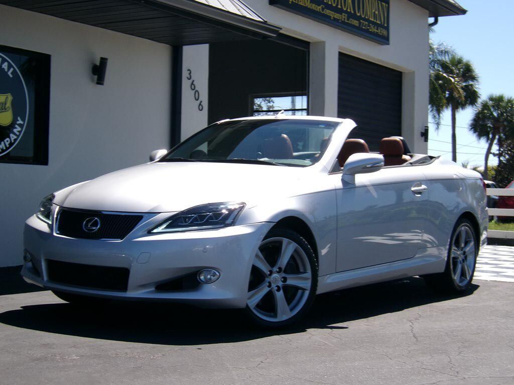 Lexus IS