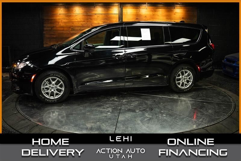 2024 CHRYSLER Voyager