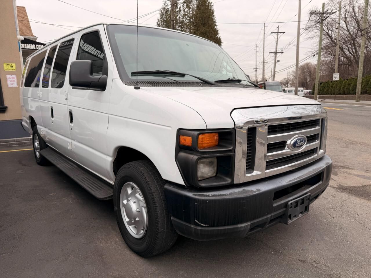 2012 FORD E-350