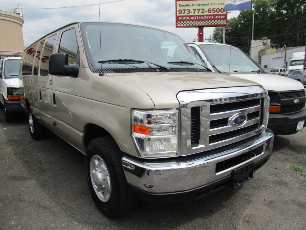 2009 FORD E-350