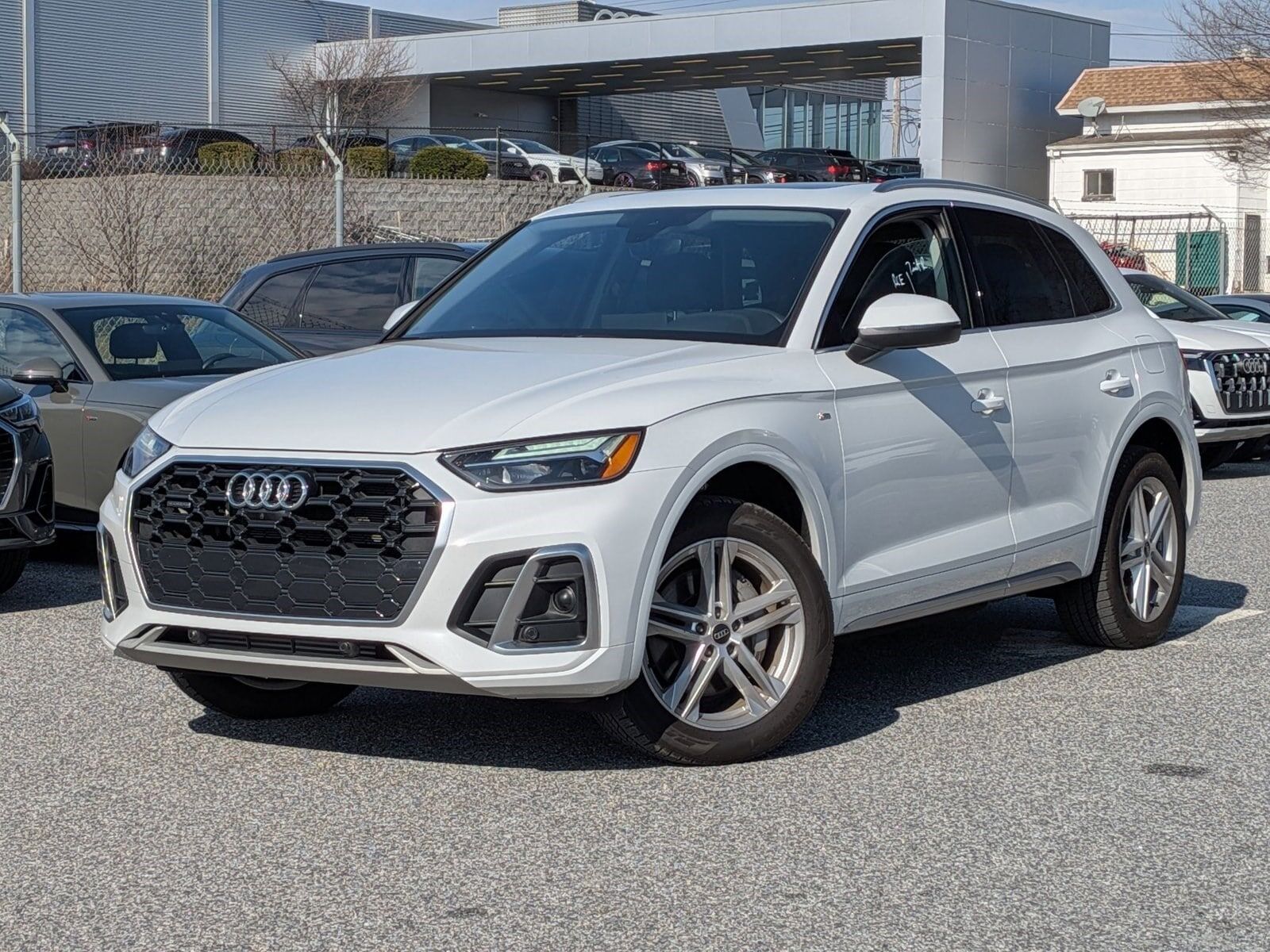 2024 AUDI Q5 e