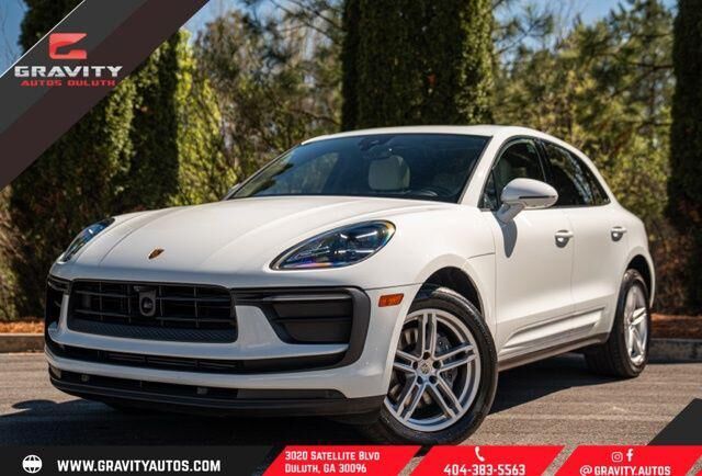 2024 PORSCHE Macan