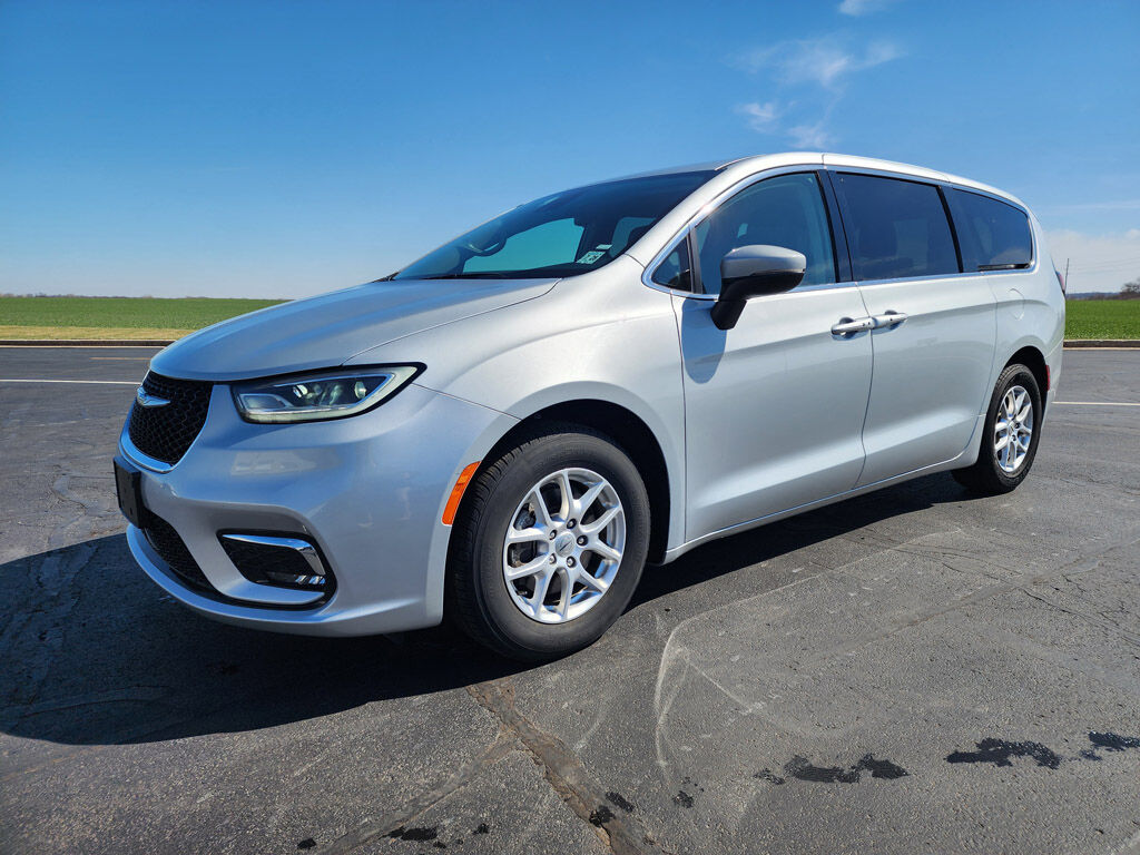 2023 CHRYSLER Pacifica