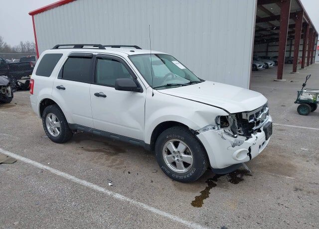 2011 FORD Escape