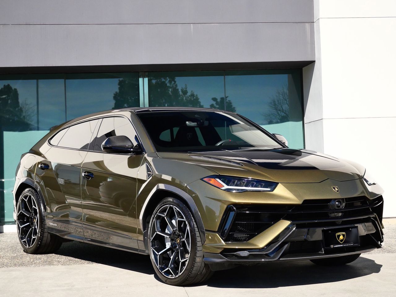 2024 LAMBORGHINI URUS