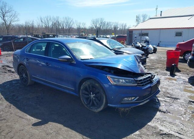 2017 VOLKSWAGEN Passat