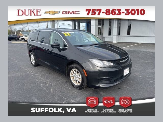 2022 CHRYSLER Voyager