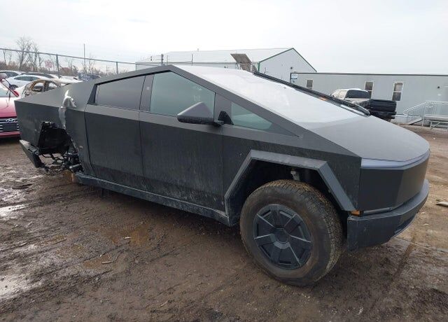 2025 TESLA Cybertruck