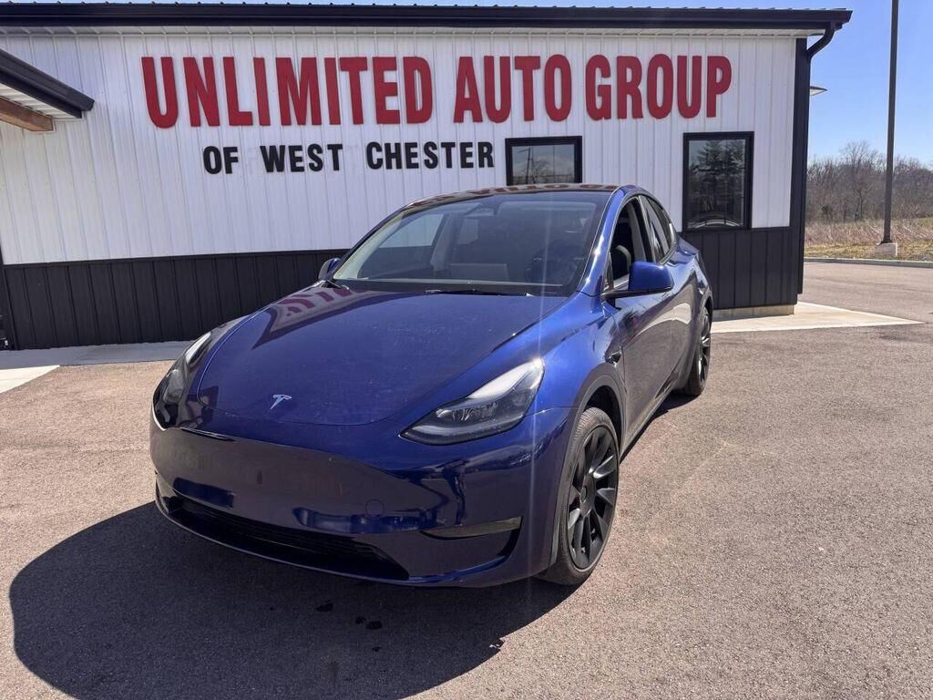 2024 TESLA Model Y
