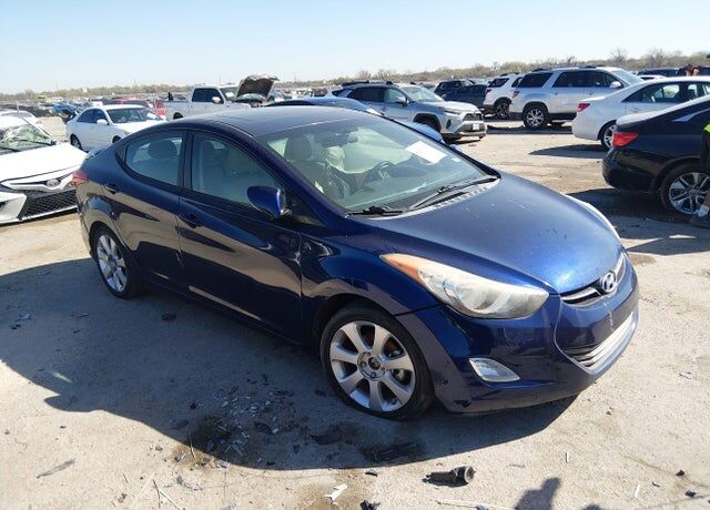 2013 HYUNDAI Elantra