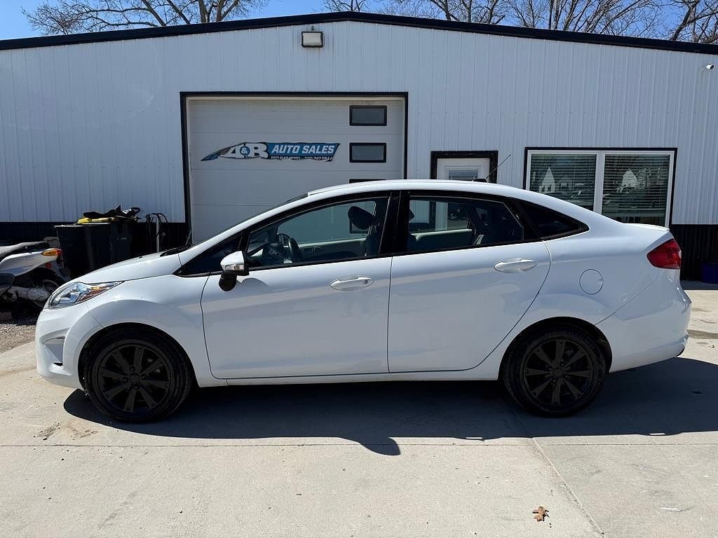 2013 FORD Fiesta