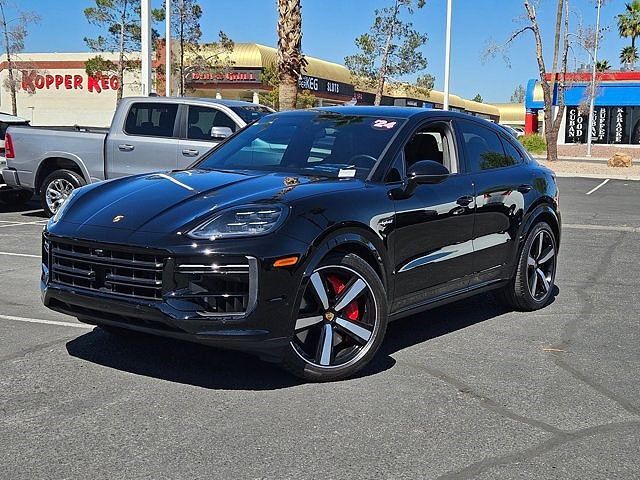 2024 PORSCHE Cayenne