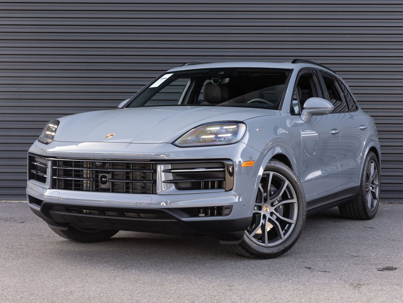 2025 PORSCHE Cayenne