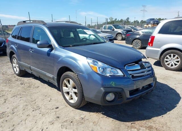 2013 SUBARU Outback
