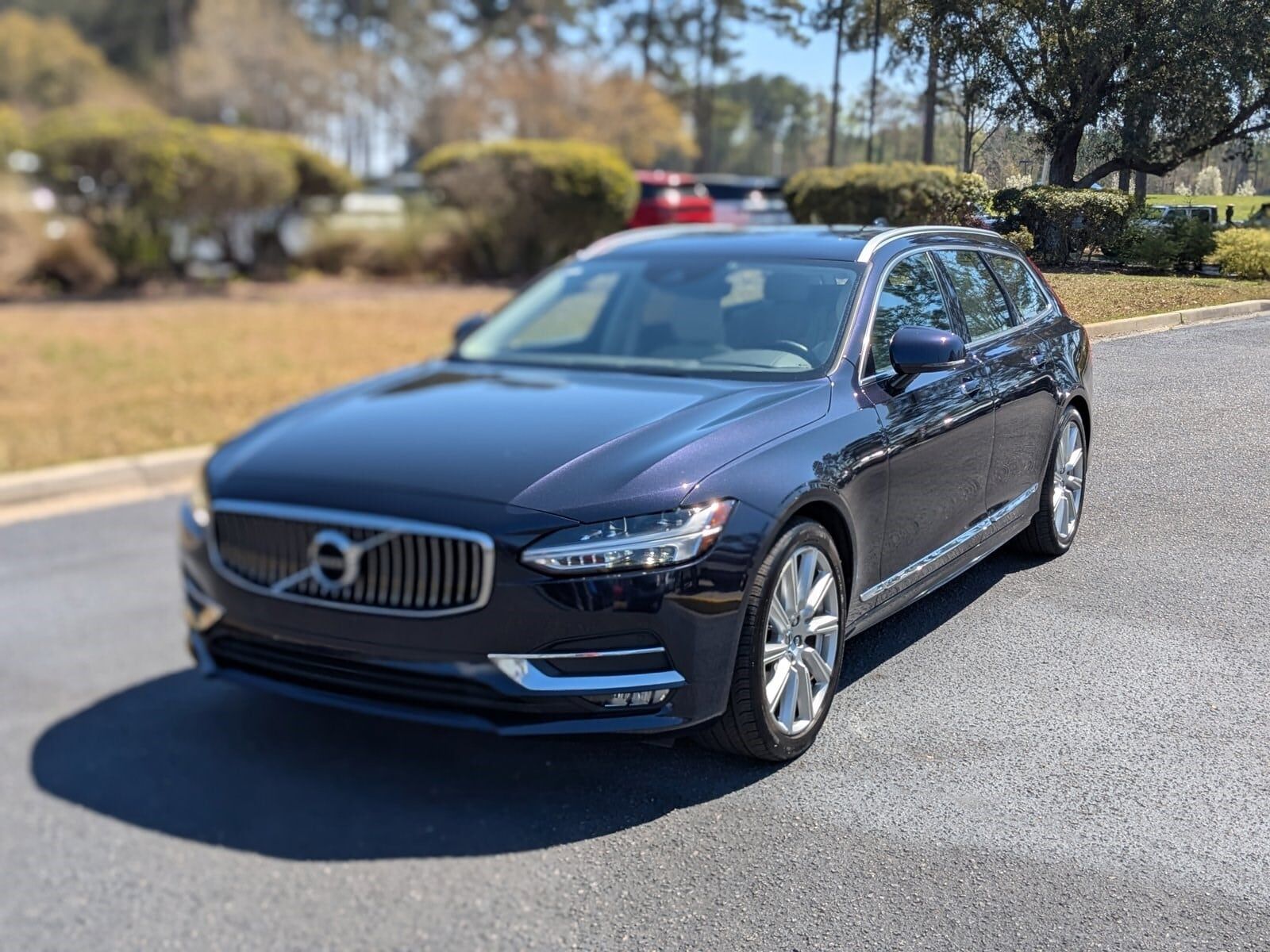 2019 VOLVO V90