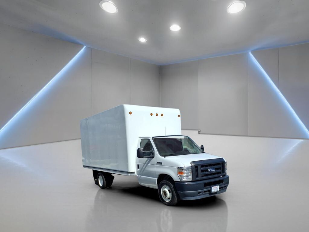 2022 FORD E-350