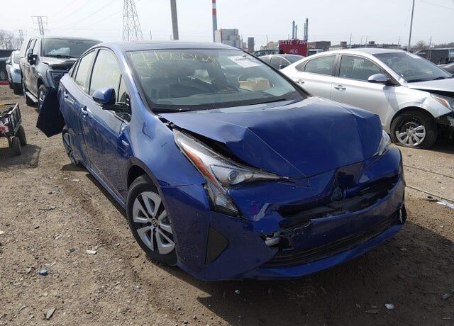 2016 TOYOTA PRIUS