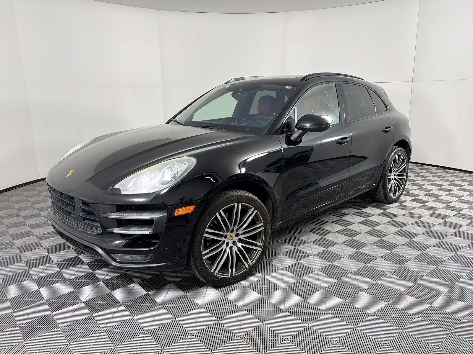 2017 PORSCHE Macan