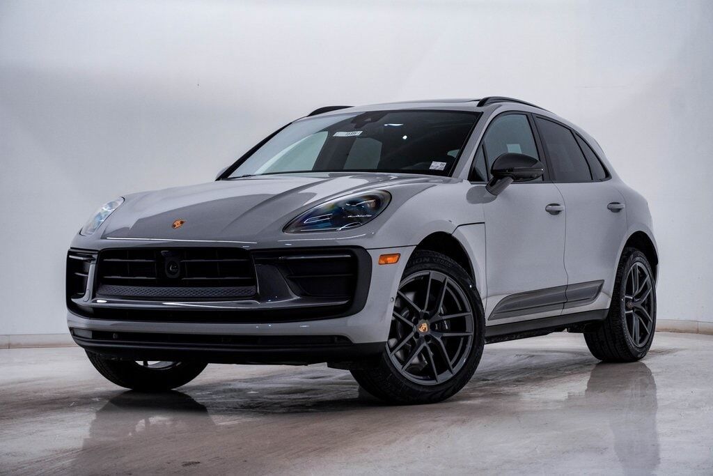 2026 PORSCHE Macan